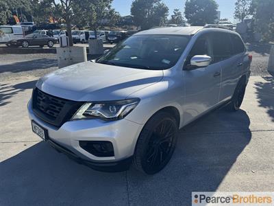 2019 Nissan Pathfinder - Thumbnail