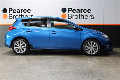 2012 Toyota Auris - Thumbnail