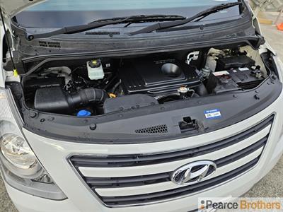 2017 Hyundai Imax - Thumbnail