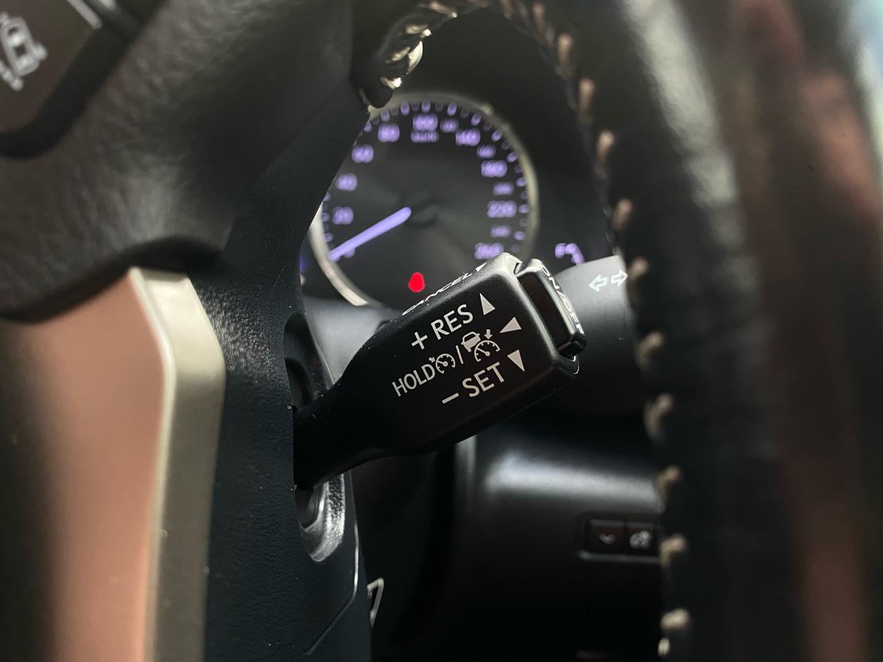 2017 Lexus IS300H