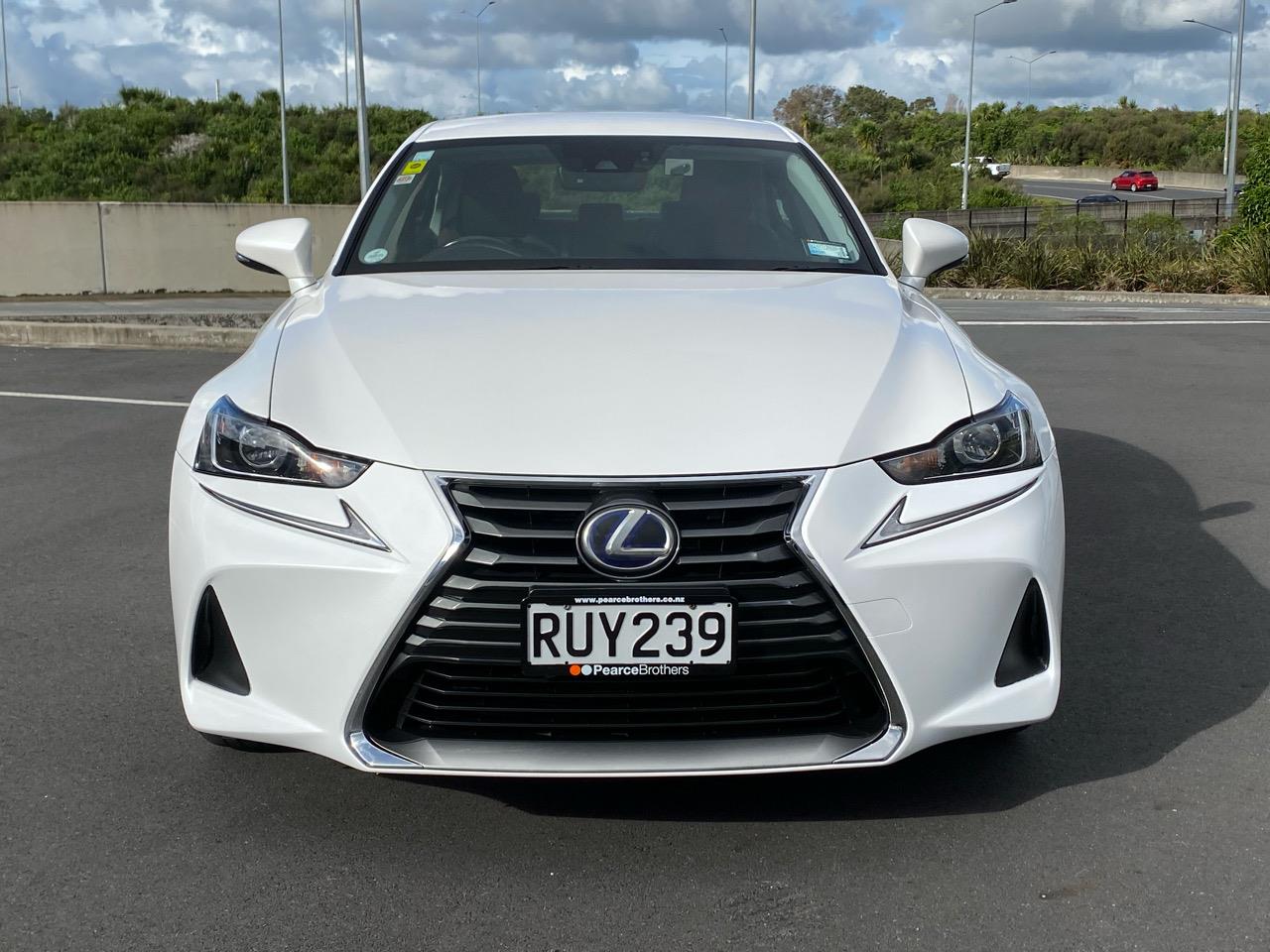 2017 Lexus IS300H