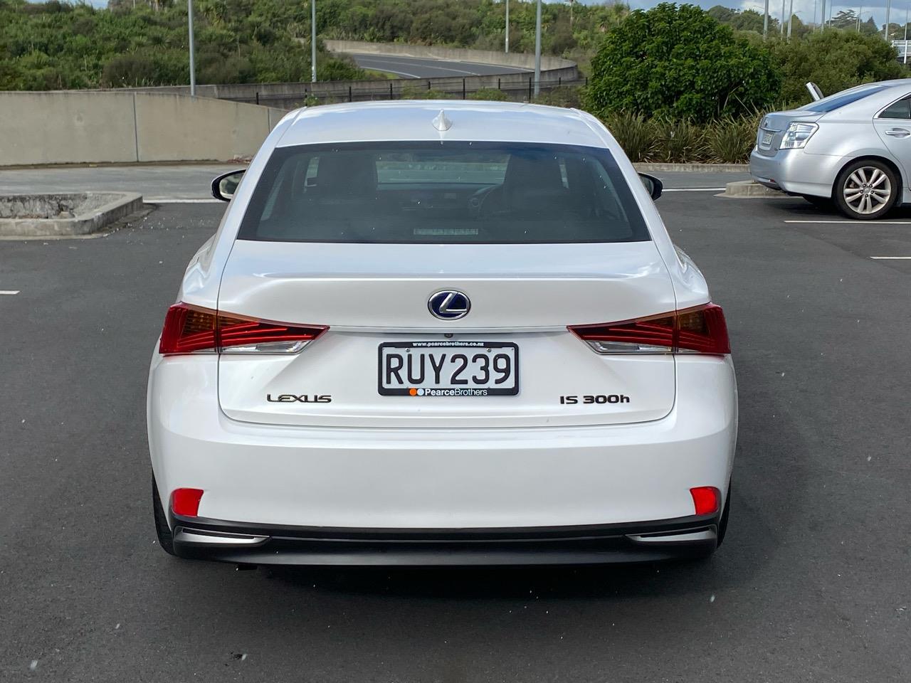 2017 Lexus IS300H