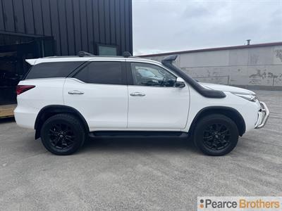 2017 Toyota Fortuner - Thumbnail