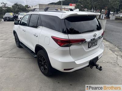 2017 Toyota Fortuner - Thumbnail