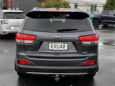 2017 Kia Sorento - Thumbnail