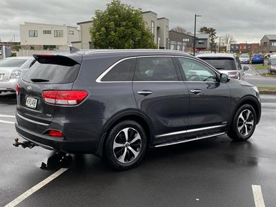 2017 Kia Sorento - Thumbnail