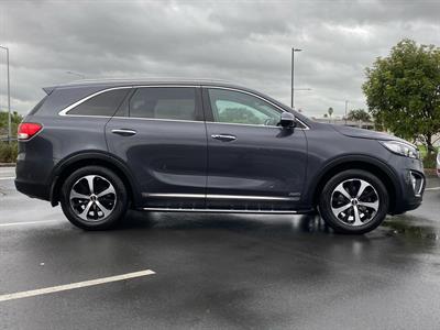 2017 Kia Sorento - Thumbnail