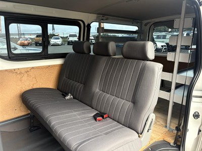 2015 Toyota Hiace - Thumbnail