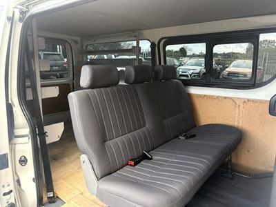 2015 Toyota Hiace - Thumbnail