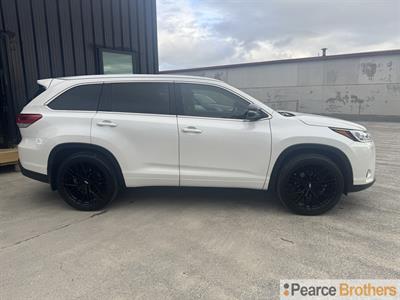 2018 Toyota Highlander - Thumbnail