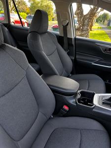 2023 Toyota RAV4 - Thumbnail