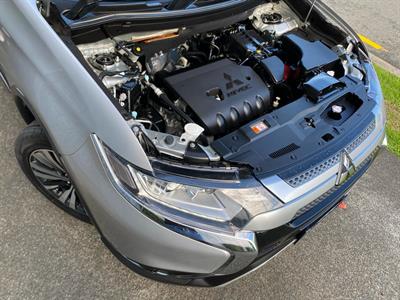 2020 Mitsubishi Outlander - Thumbnail