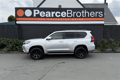 2017 Toyota Landcruiser Prado - Thumbnail