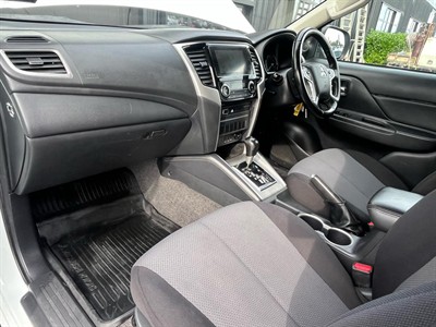 2021 Mitsubishi Triton - Thumbnail
