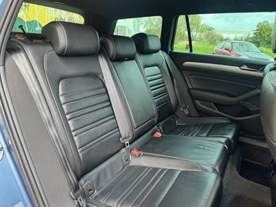 2016 Volkswagen Passat - Thumbnail