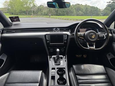 2016 Volkswagen Passat - Thumbnail