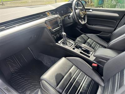 2016 Volkswagen Passat - Thumbnail