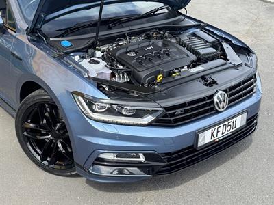 2016 Volkswagen Passat - Thumbnail