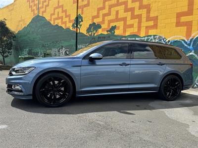 2016 Volkswagen Passat - Thumbnail