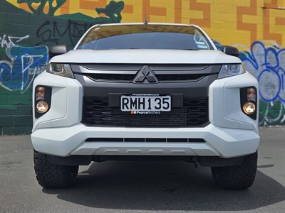 2020 Mitsubishi Triton - Thumbnail