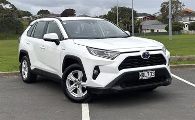 2020 Toyota RAV4 - Thumbnail