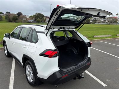 2020 Toyota RAV4 - Thumbnail