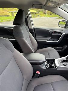 2020 Toyota RAV4 - Thumbnail