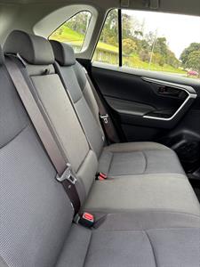 2020 Toyota RAV4 - Thumbnail