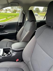 2020 Toyota RAV4 - Thumbnail