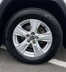 2020 Toyota RAV4 - Thumbnail