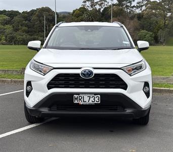 2020 Toyota RAV4 - Thumbnail