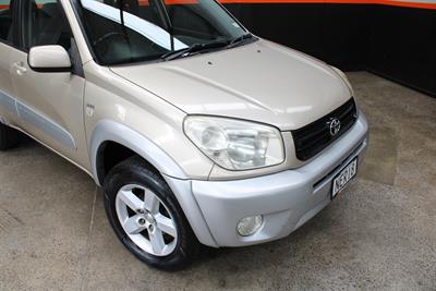 2004 Toyota RAV4 - Thumbnail