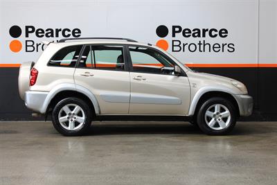 2004 Toyota RAV4 - Thumbnail