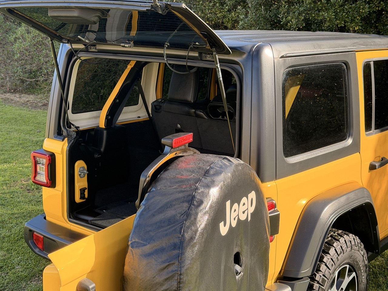 2020 Jeep WRANGLER
