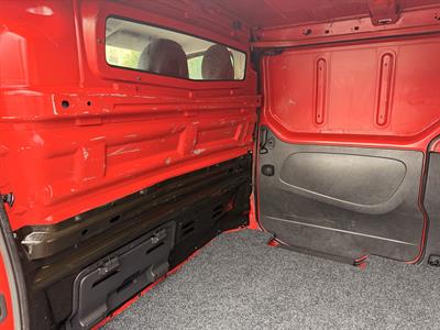 2022 Mitsubishi Express - Thumbnail