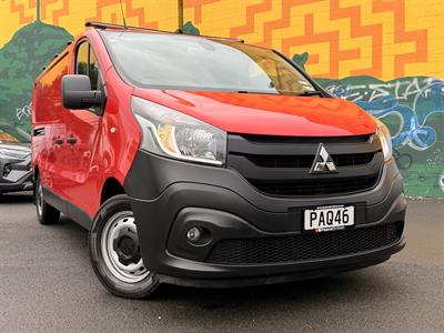 2022 Mitsubishi Express - Thumbnail