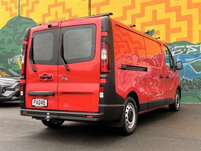 2022 Mitsubishi Express - Thumbnail