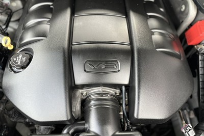 2013 Holden COMMODORE - Thumbnail