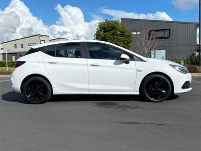 2019 Holden Astra - Thumbnail