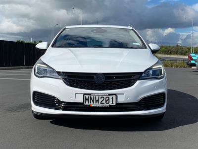 2019 Holden Astra - Thumbnail