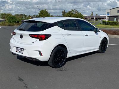 2019 Holden Astra - Thumbnail