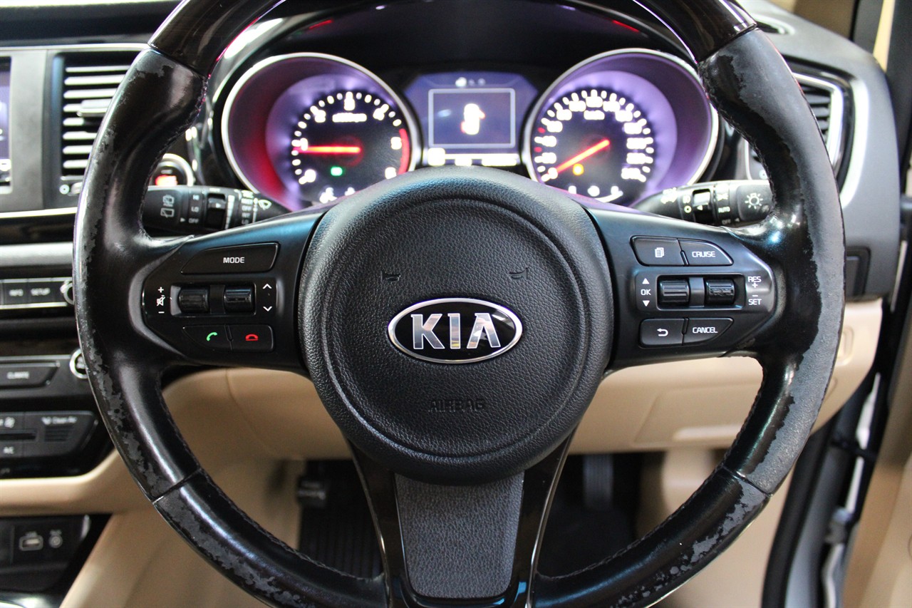 2015 Kia CARNIVAL