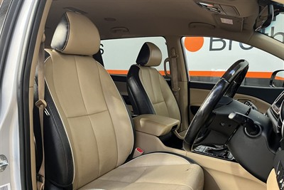 2015 Kia CARNIVAL - Thumbnail