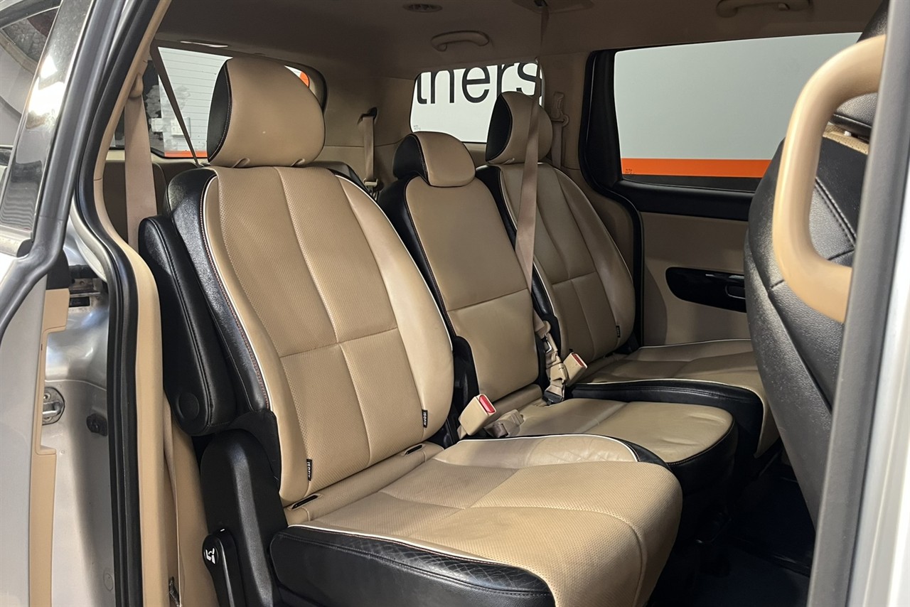 2015 Kia CARNIVAL