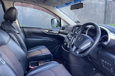 2011 Nissan Elgrand - Thumbnail