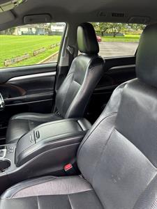 2017 Toyota Highlander - Thumbnail