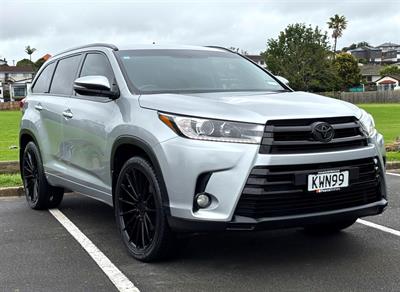 2017 Toyota Highlander - Thumbnail