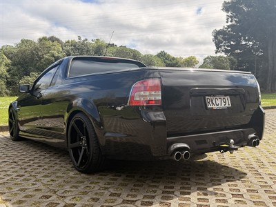 2010 Holden Commodore - Thumbnail