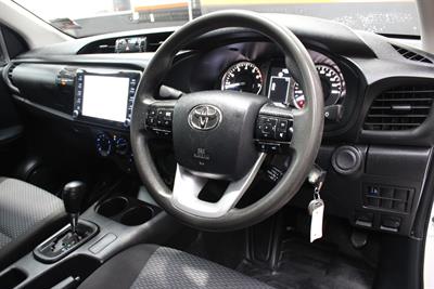 2022 Toyota Hilux - Thumbnail