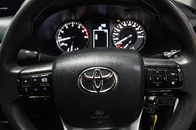 2022 Toyota Hilux - Thumbnail